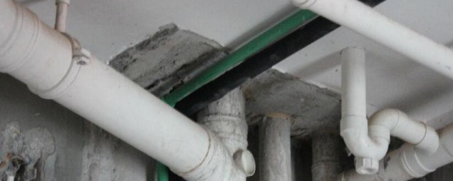 外墙下水管冻住了如何解决 外墙下水管冻住了如何办