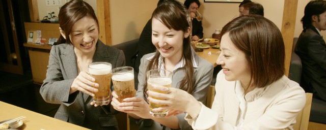 喝酒后容易脸红的人最好怎样样 那些酒后脸红的人要怎样样