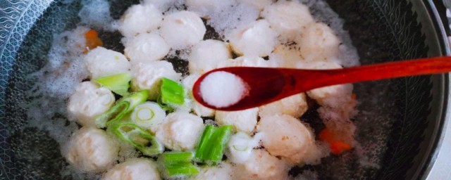 冻虾滑丸子怎样做汤 冻虾仁丸子汤的家常做法