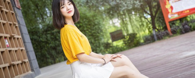 波点鱼尾半身裙搭配技巧 波点鱼尾半身裙怎样搭配