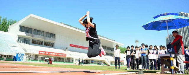 立定跳远的实用要领 立定跳远方法