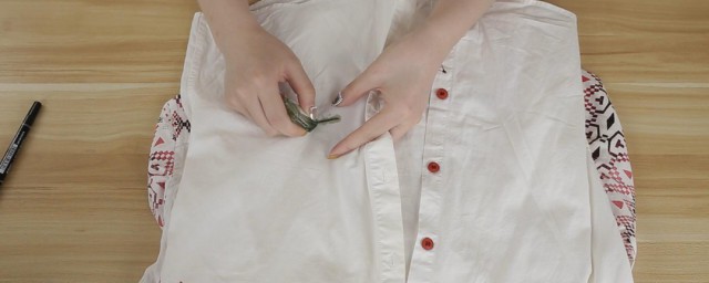 怎么洗去衣服上的黑色笔迹 洗去衣服上的黑色笔迹的方法
