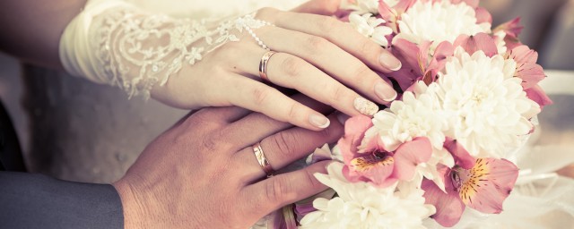 朋友结婚微信说说 适合朋友结婚发的句子