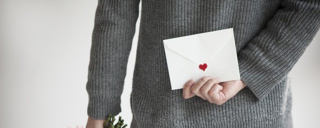 描述校园爱情悸动的句子 关于校园爱情的句子