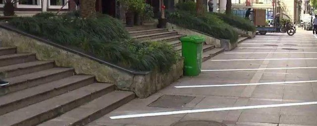 斜坡车位停车方式 斜坡停车有什么方式