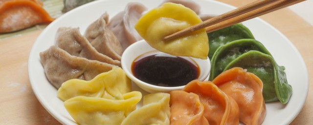菜汁蔬菜水饺制作技巧 蔬菜汁水饺怎样做