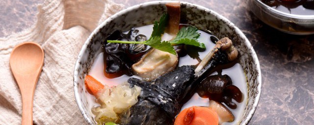乌鸡炖甲鱼的做法详细次序 乌鸡炖甲鱼的烹饪技巧