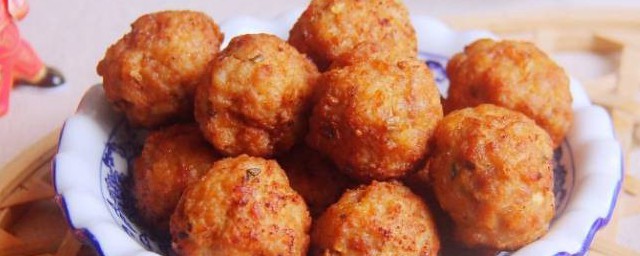 炸肉丸子用面粉还是淀粉 炸丸子用什么粉呢