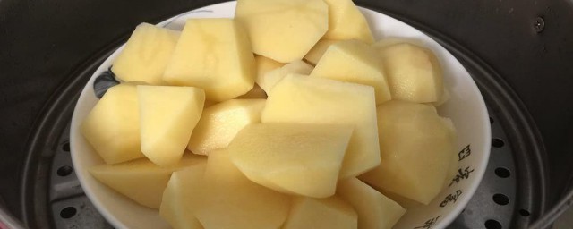 切好的土豆怎么放冰箱保存 切好的土豆如何放冰箱保存