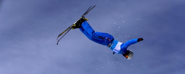 10步高级滑雪方式 介绍10步高级滑雪要领