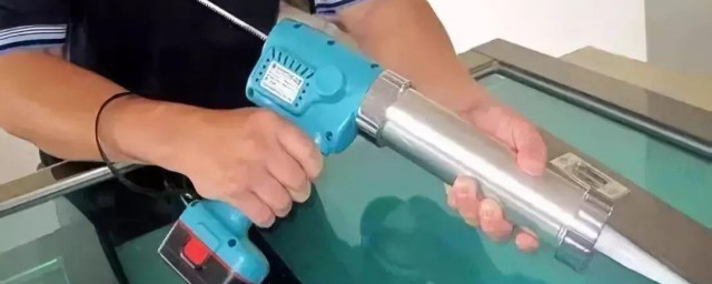 玻璃胶用什么可以溶解 玻璃胶能溶解的要领介绍