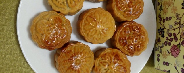 广式月饼烤好后如何快速回油 月饼快速回油需要注意的事项