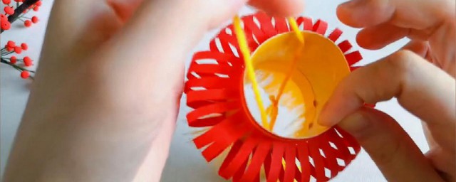 小时候手工灯笼制作技巧 怎样给孩子做简易手工灯笼