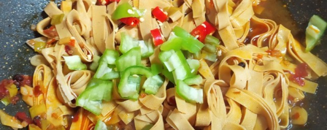 炖干豆腐卷的家常做法 炖干豆腐卷怎样做好吃