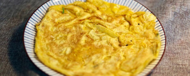 鸡蛋摊饼怎样做不破 鸡蛋摊饼做法
