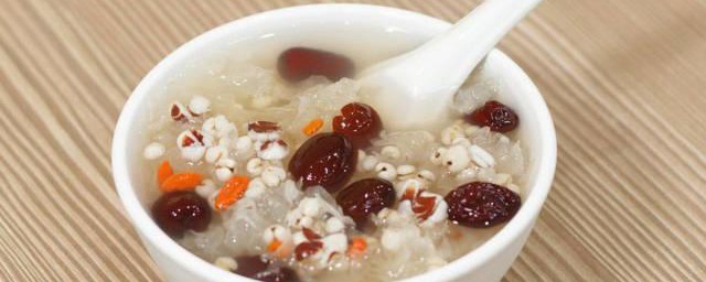 红枣土茯苓薏米粥怎样做 红枣土茯苓薏米粥做法简介