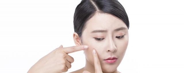 油性皮肤用什么定妆好 油性皮肤需要怎样保养