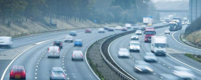 跑高速车内漏风怎样解决 简介跑高速车内漏风怎样解决