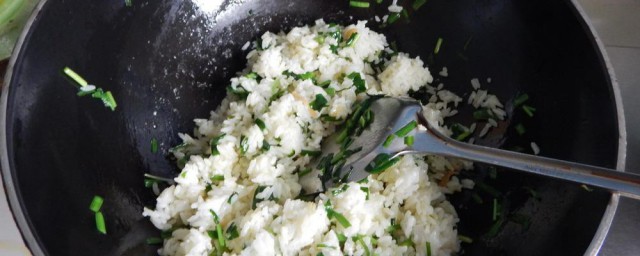米饭炒韭菜怎样做 米饭炒韭菜做法简介