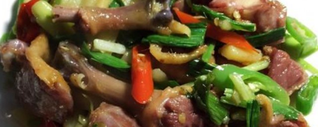 蒜苗腊鸭腿的家常做法 蒜苗腊鸭腿怎样做好吃