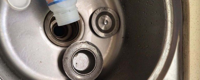 冬天下水管内油垢怎样解决 怎样处理冬天下水管内油垢