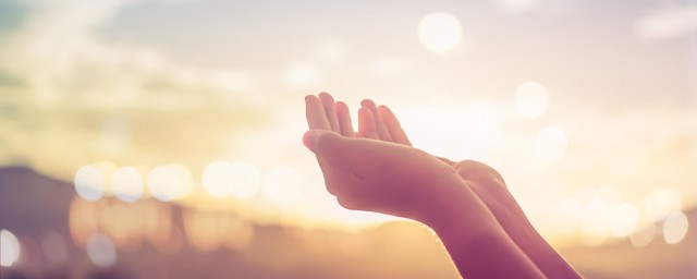送给去世的人的祝福语有哪些 怎样给去世的家人送上自己的祝福