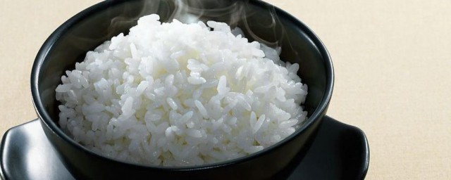 煮米饭放水技巧 煮米饭水放多了怎样挽救
