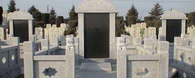 坟墓上的草长得高好不好 怎么坟墓上长草好不好