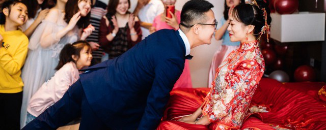 新婚铺床口诀祝福语 关于新婚铺床的祝福语口诀