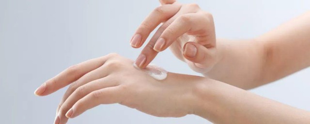 涂护手霜的准确使用方法 如何涂护手霜