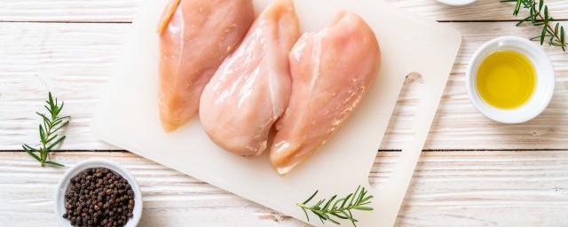 黑椒鸡胸肉怎样做 黑椒鸡胸肉的做法