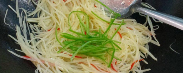 青椒醋溜土豆丝制作方法 青椒醋溜土豆丝做法介绍