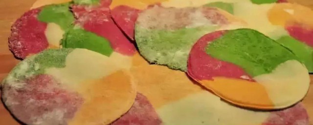 彩虹饺子怎样做 彩虹饺子做法简介