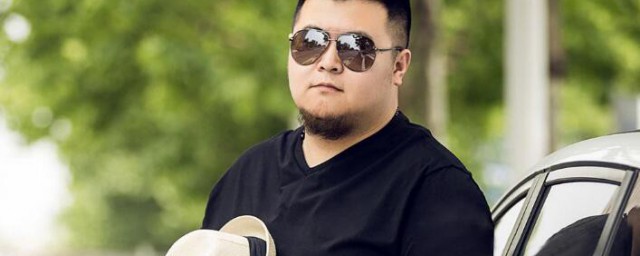 脸黑胖子男生穿衣搭配要领 脸黑胖子男生如何穿衣好看