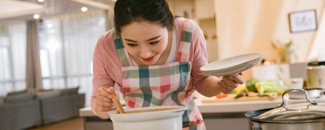 灵芝黄油鸡汤教程 如何做灵芝黄油鸡汤