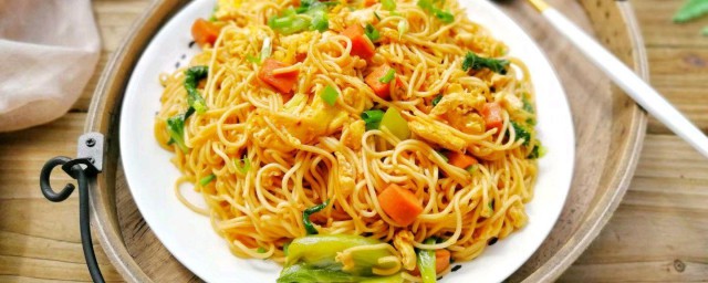 油菜鸡蛋炒面的做法步骤 油菜鸡蛋炒面做法教程