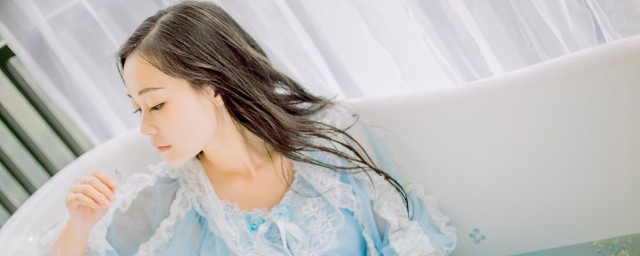 夸女孩漂亮的句子经典 夸女孩漂亮的句子经典有哪些呢
