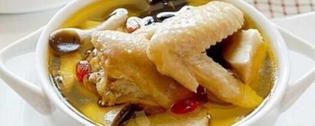 炖鸡汤放什么材料好吃诀窍 炖鸡汤放什么材料补身体