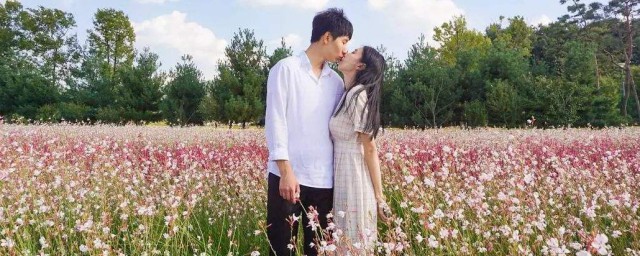 情人分离舍不得的句子 情人分离舍不得的句子有什么