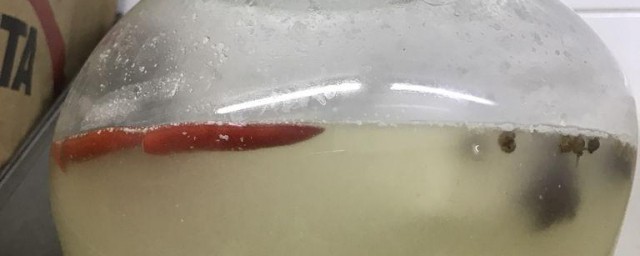 处理泡菜缸生白花的技巧 怎样处理泡菜缸生白花