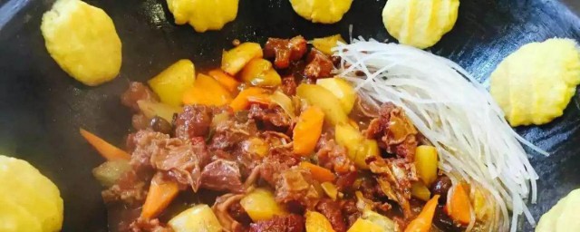 地锅炖排骨贴饼子的做法 怎样做地锅炖排骨贴饼子