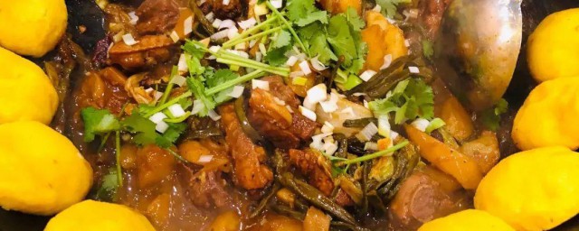 东北铁锅炖大鹅的做法 怎样做东北铁锅炖大鹅