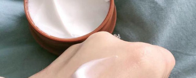 幼儿涂润肤乳次序 婴儿润肤露怎样用