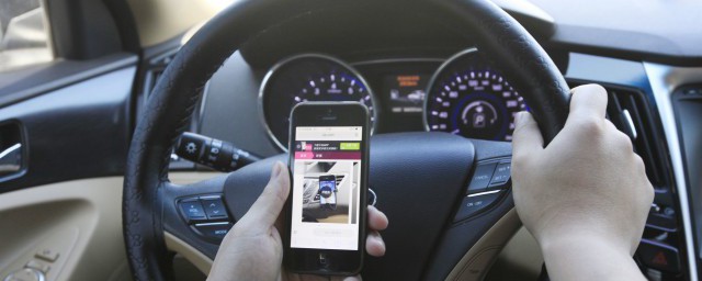 在高速公路上跟车技巧 怎样在高速公路上开车跟车