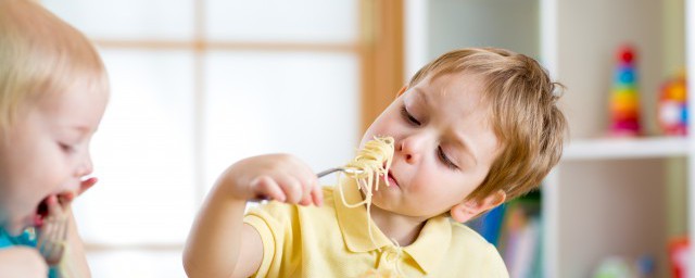 幼儿脾气很执着怎样解决 幼儿脾气很执着的解决技巧