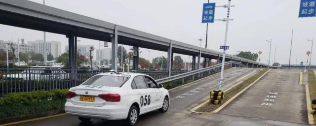 车半坡起步技巧 两种半坡起步的技巧简介