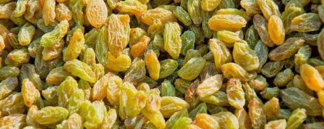 葡萄干熬粥的功效 葡萄干熬粥的好处介绍