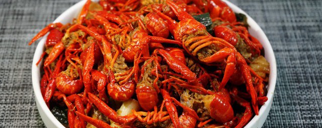 煮小龙虾需要什么配料 煮小龙虾的配料和技巧简介
