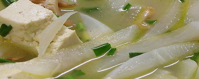 如何做芹菜叶子萝卜豆腐汤 芹菜叶子萝卜豆腐汤的做法