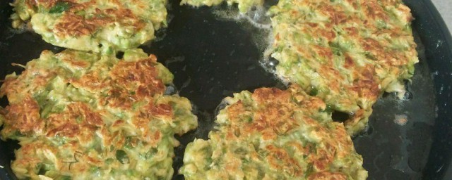 槐花饼的简易做法 怎样做槐花饼